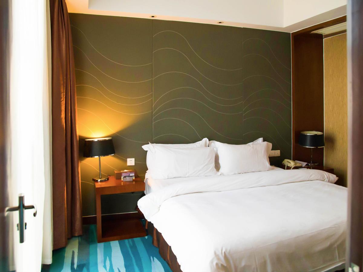 Hotel Metropolo, Zhenjiang, Railway Station Wanda Plaza à Zhenjiang  Extérieur photo